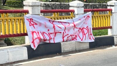 Poster Gugatan Misterius Bertuliskan “KPK Audit Ketua DPRA” Muncul di Ruang Publik